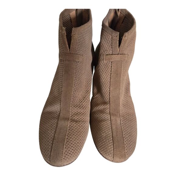 Aquatalia Xcellent perforated Tan Suede Ankle Boots Women's Booties Size 7 - Picture 2 of 7